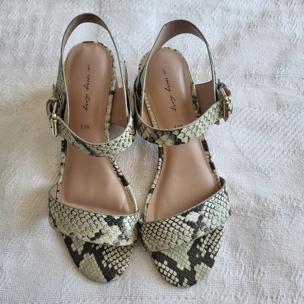 Snakeskin Patterned Strappy Square Heel  Neutral Classic Summer Sandal